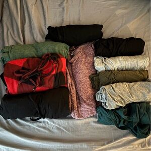 9 Maternity Tops & 1 dress - XL